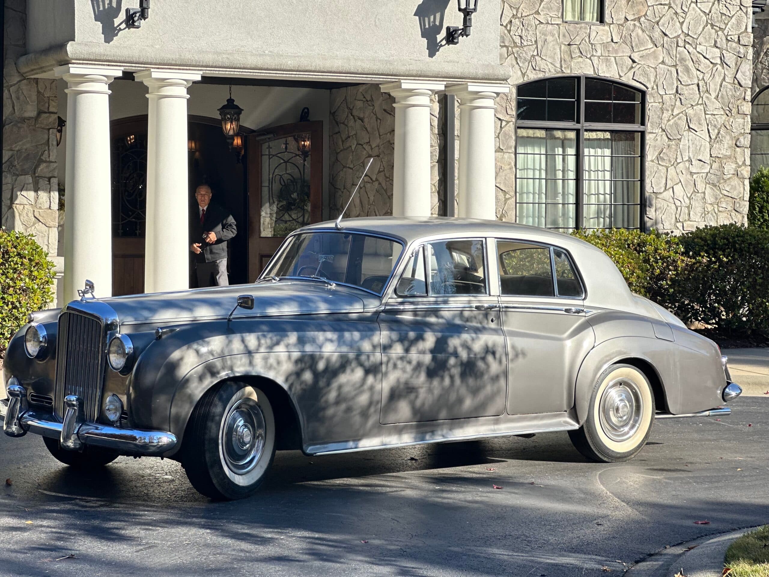 Bentley S2 vehicle