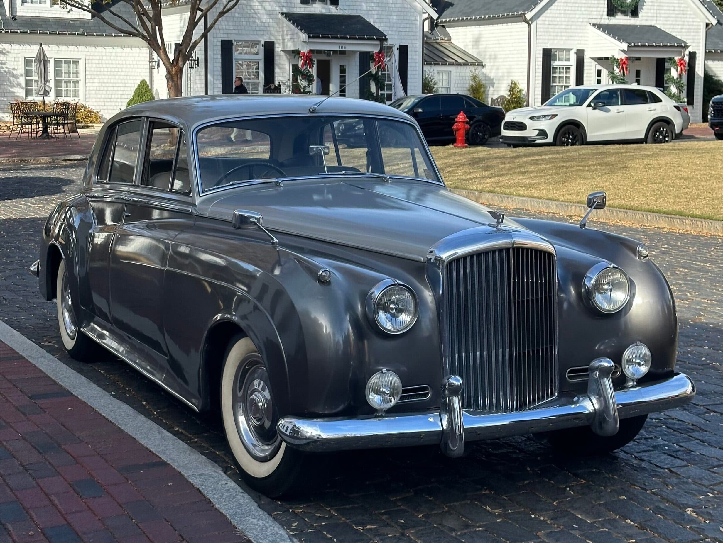 Bentley S2 vehicle