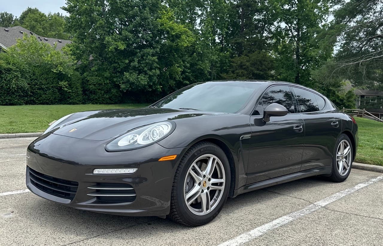 Porsche Panamera vehicle