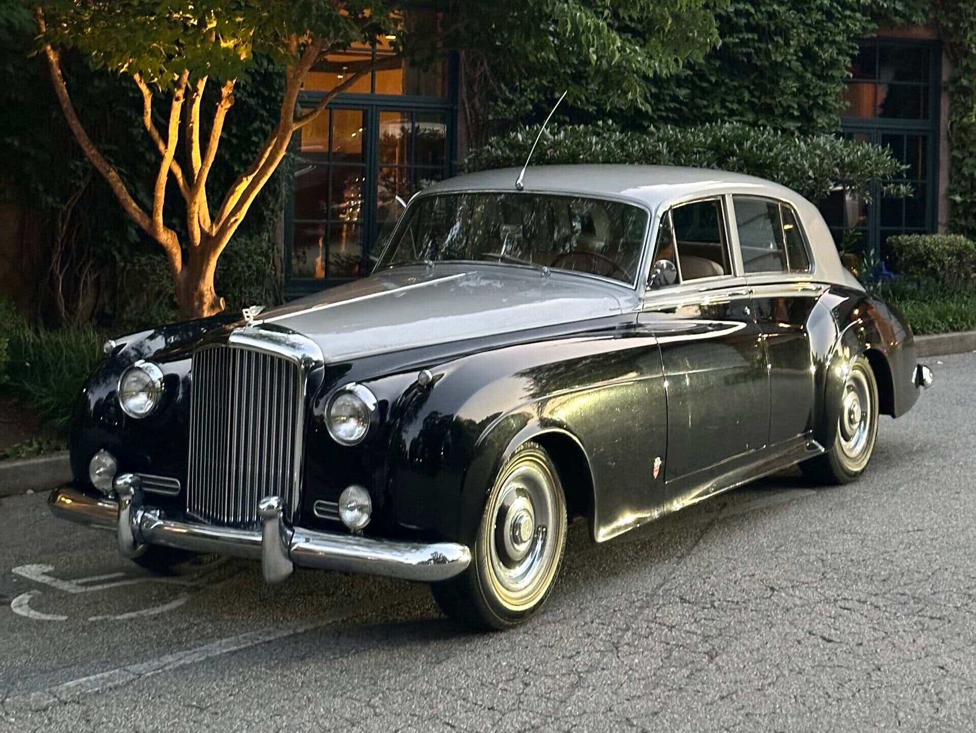 Bentley S1 vehicle